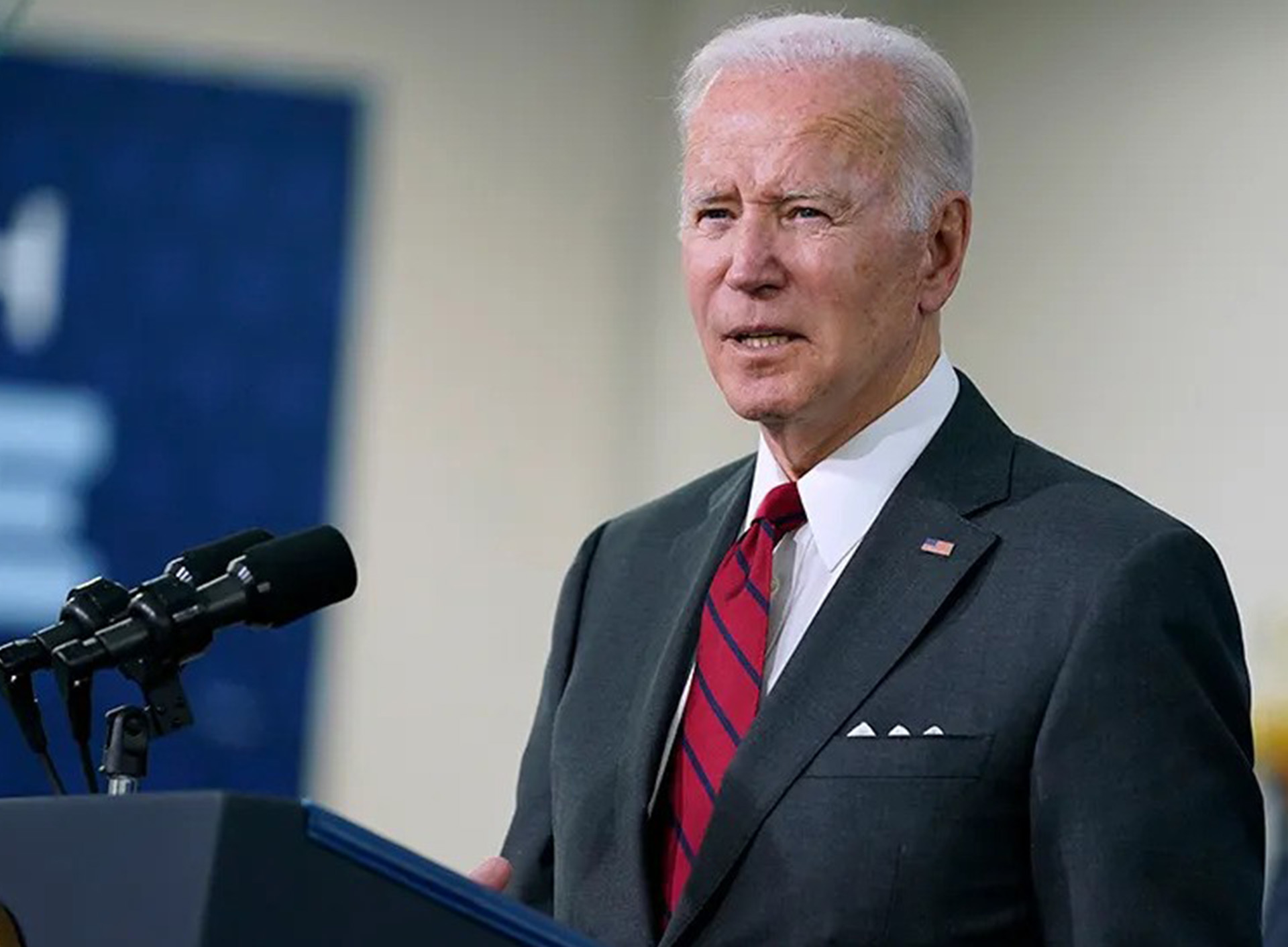 Biden and NATO must act to stop Putin's aggression in Ukraine.